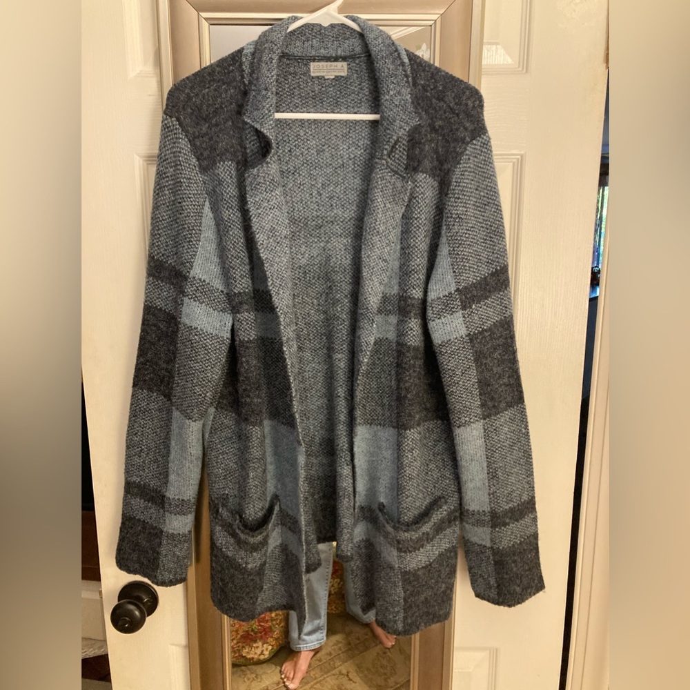 Shades of Blue mid thigh length sweater. Size Large